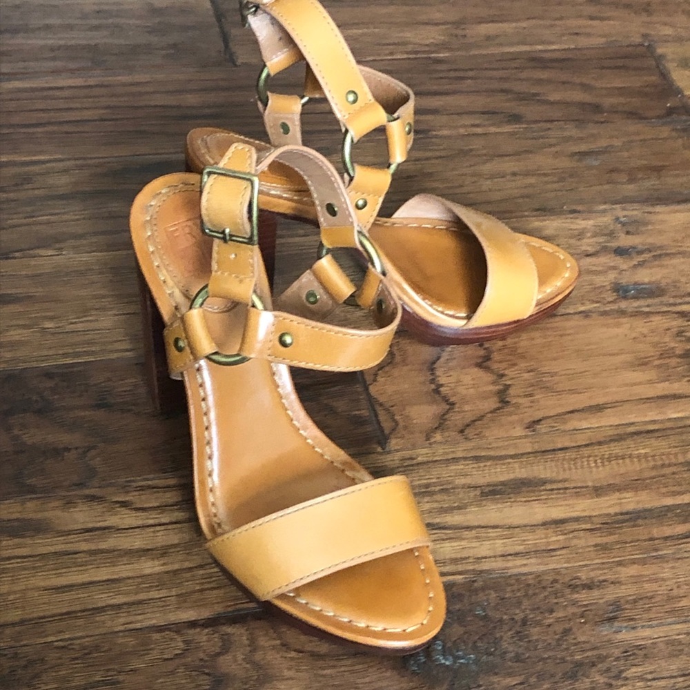 FRYE Sara Harness Sandal size 6
